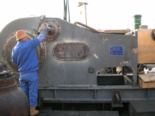 Máy bơm bùn khoan F500-F1600 1640KW 2200HP API 7K Máy bơm chạy bằng dầu diesel