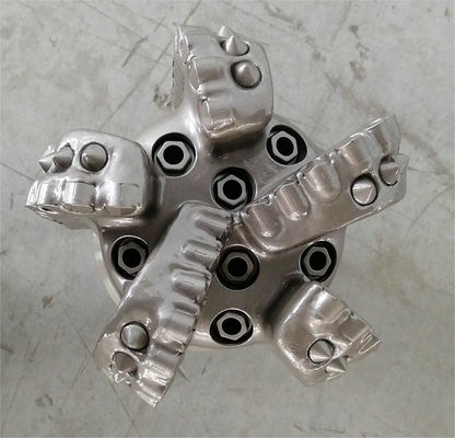 Mũi khoan PDC lõi 13mm Khả năng chống va đập cao để khoan giếng dầu